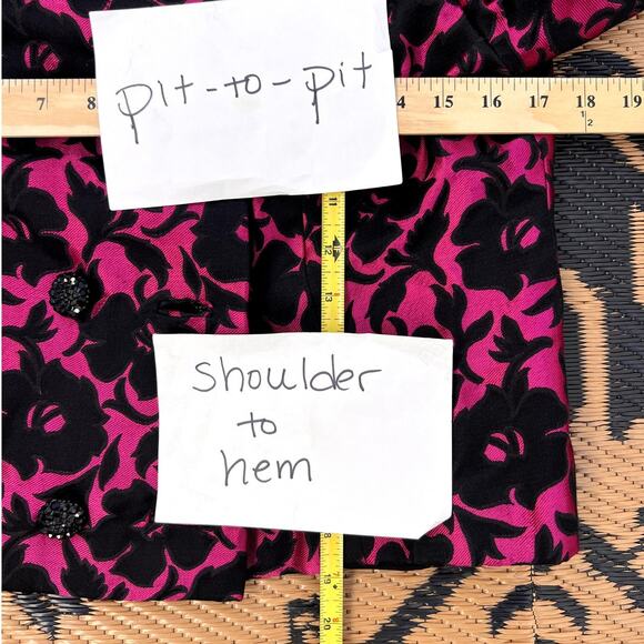 Vintage | 1960's Cardinal Detroit Cropped Black Floral Jacquard Fuschia Jacket - Picture 7 of 8